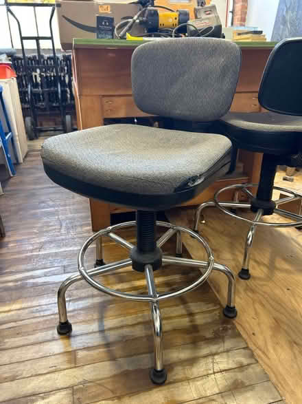 Photo of free Cushioned stool with back (Kingstion) #1