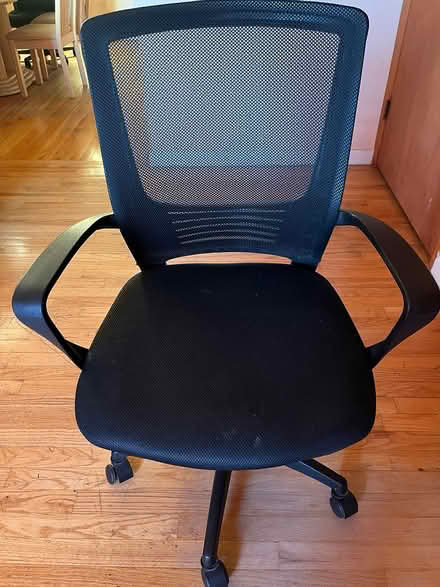 Photo of free Small desk chair (Bloomfield) #1