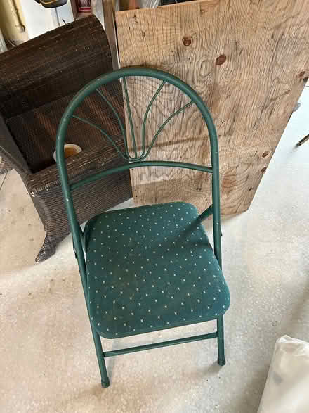 Photo of free Folding chair, missing a bolt (Gloucester Glen) #1