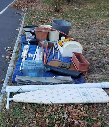 Photo of free Curb Alert -MorrisTwsp off Sussex (Kahdena Rd off Sussex) #2