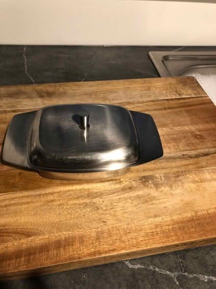 Photo of free Butter dish (AB21) #2