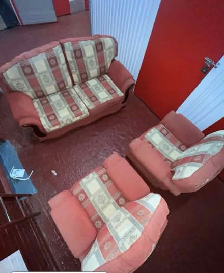 Photo of free 3 piece suite (Hindley) #1