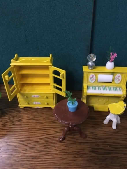 Photo of free Dolls house furniture (Glenrothes KY7) #1