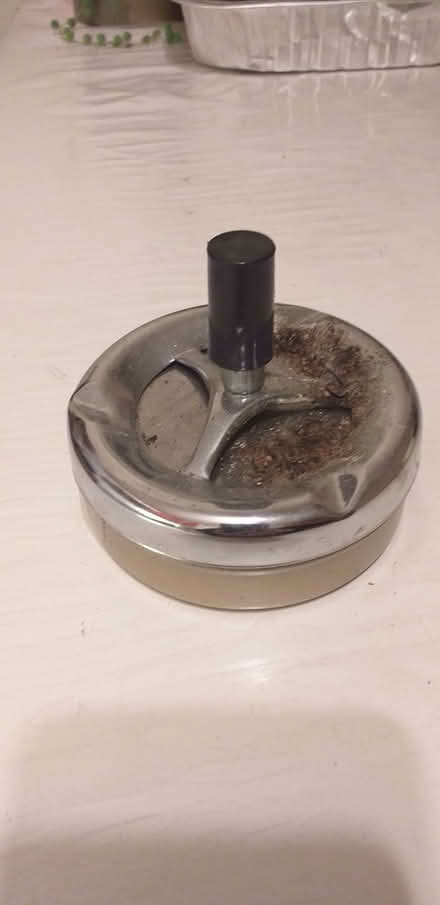 Photo of free Ashtray (Thornton Heath CR7) #1