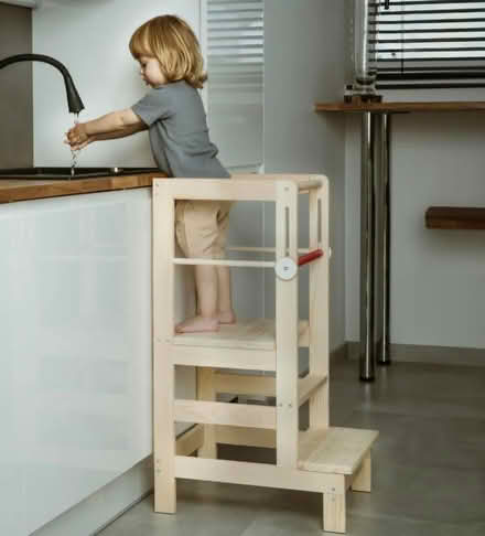 Photo of Toddler tower kitchen helper (Hillingdon UB8) #2