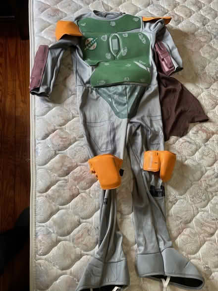 Photo of free Childrens Costumes/Dress Up Stuff (Upper NW DC/Tenley vicinity) #3