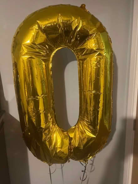 Photo of free 6 + 0 Gold Foil Balloons (Hollins BL9) #2