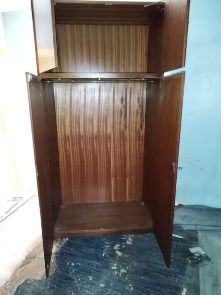 Photo of free Double wardrobe with top cupboard (Hollingbury BN1) #2