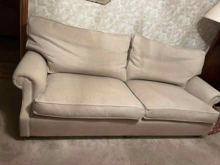 Photo of free Settee (Mancot CH5) #2