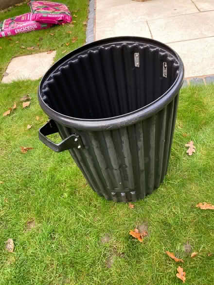 Photo of free Dustbin (Sunningdale SL5) #4