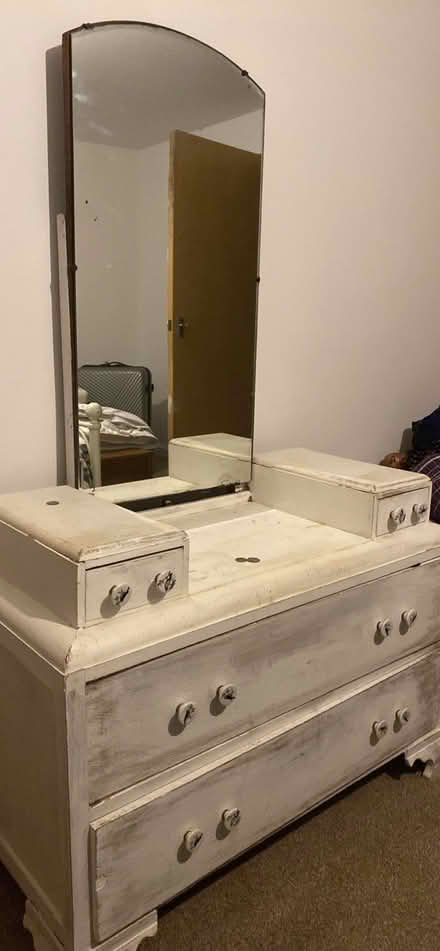 Photo of free Dressing table with mirror (Kemptown BN2) #1