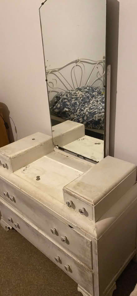 Photo of free Dressing table with mirror (Kemptown BN2) #2