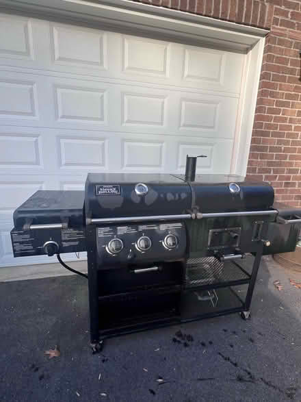 Photo of free Smoke Hollow Pro 4-in 1 Grill (Summerfield, NC) #1