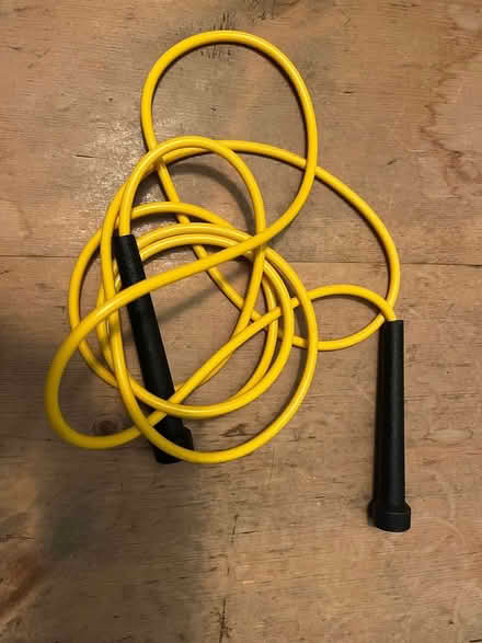 Photo of free lightweight skipping rope (Poulner BH24) #1