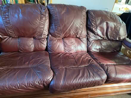 Photo of free Sofa (Hoo Rochester ME3) #3