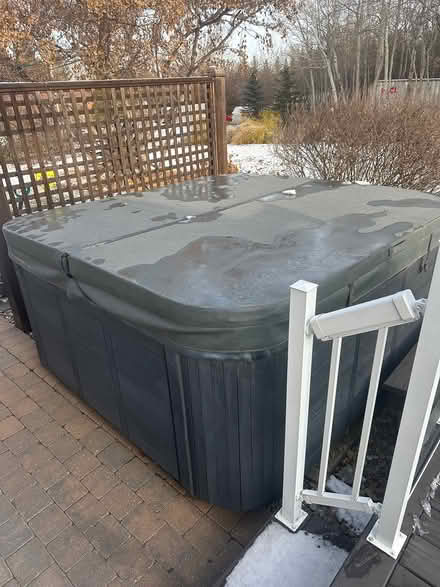 Photo of free Hot tub (2km from Sherwood Park) #1