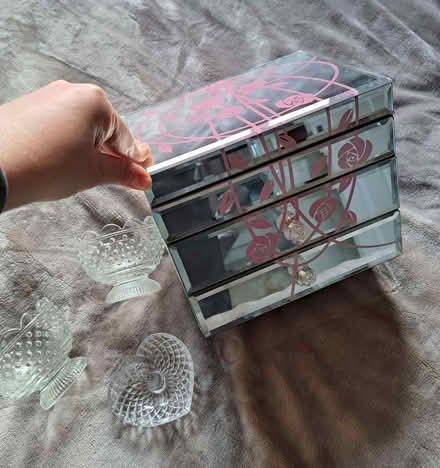 Photo of free Glass mirrored jewellery box (Morley DE21) #2