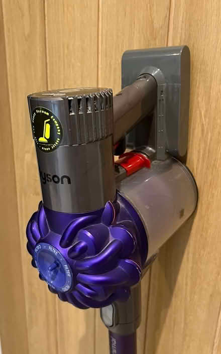 Photo of free dyson cordless vaccuum (The Camp AL1) #2