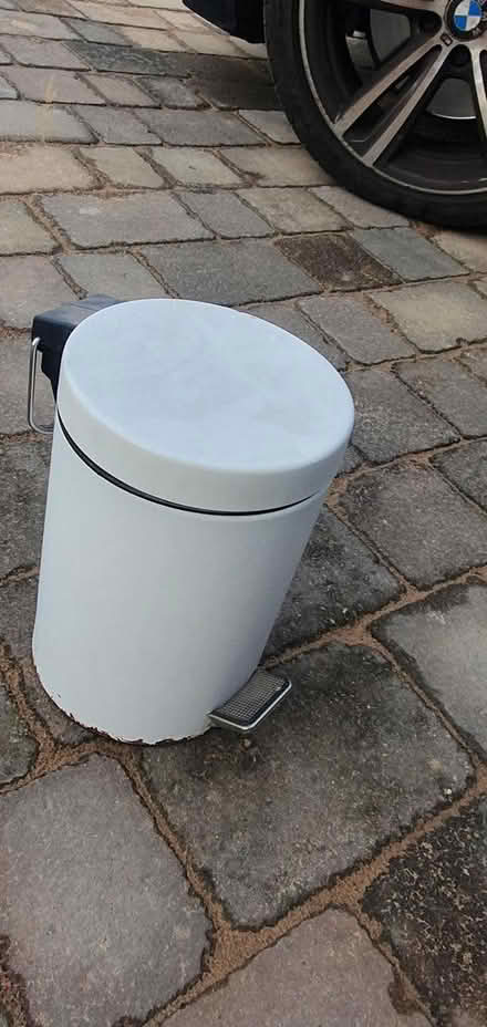 Photo of free Flip top bins (Oadby) #4