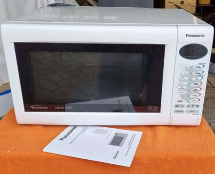 Photo of free Old Panasonic microwave oven (Sunnyside RH19) #1