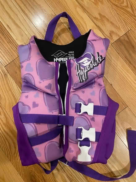 Photo of free Child life jacket (Schaumburg) #1