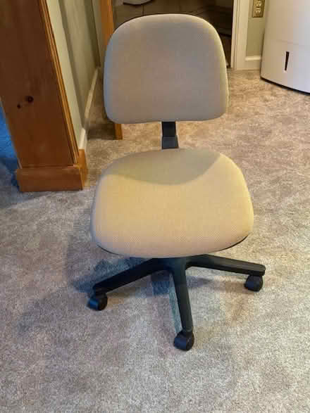 Photo of free Rolling Office Chair (West side of Schadt Ave.) #1