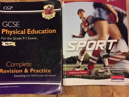 Photo of free BTEC Sport/ GCSE PE Revision books (Lightpill GL5) #1