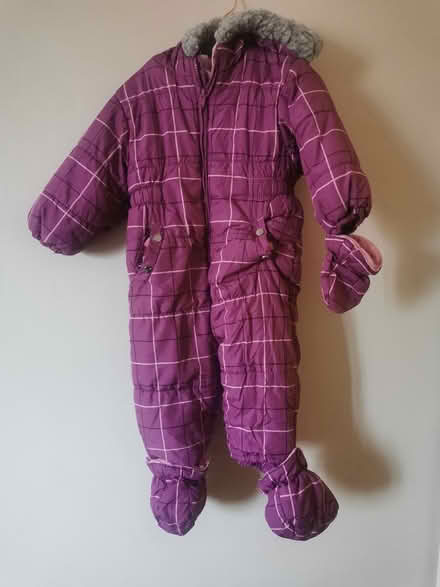 Photo of free Snowsuit and few bits (Idle) #2