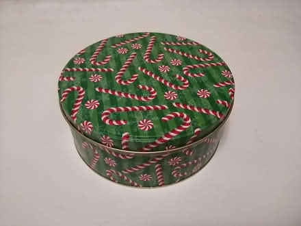 Photo of free Christmas Cookie Tin (Old Ottawa East) #1