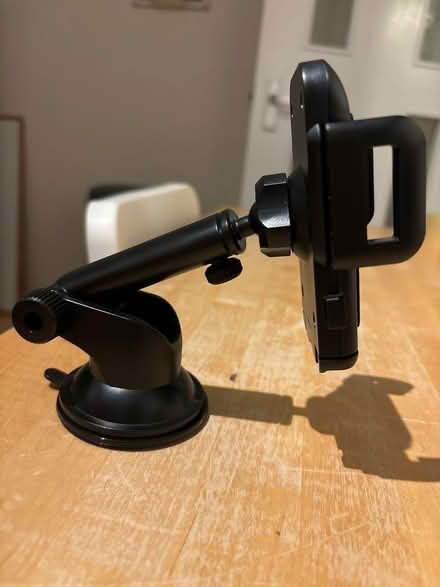 Photo of free Dashboard phone holder (SW13) #2