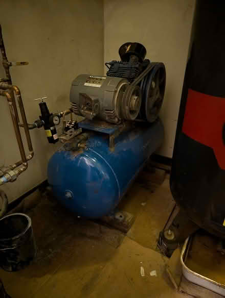 Photo of free 30 gal air compressor, damaged pump (Flatiron) #1