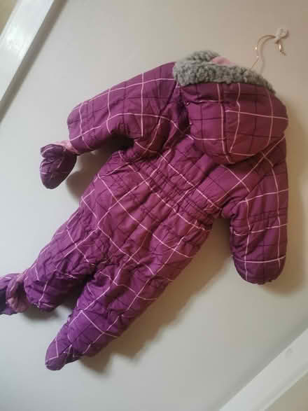 Photo of free Snowsuit and few bits (Idle) #1