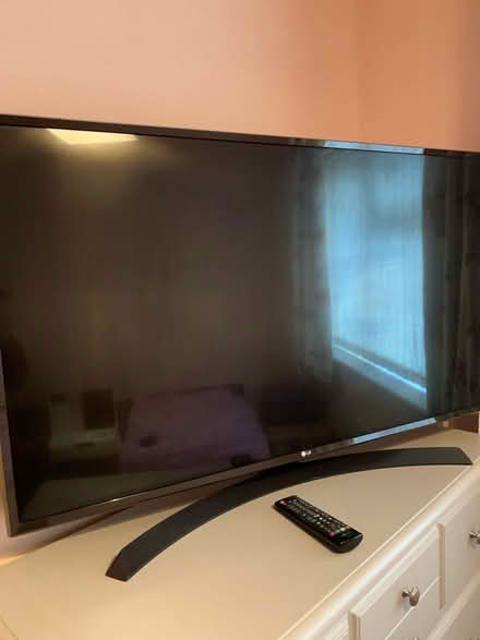 Photo of free 44” lg tv (Horley RH6) #1