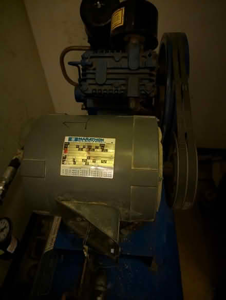 Photo of free 30 gal air compressor, damaged pump (Flatiron) #2