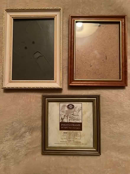 Photo of free Three small photo frames (Oakwood DE21) #1