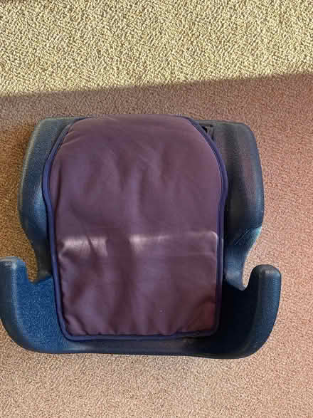 Photo of free Child’s car booster seat (Hest Bank LA2) #3