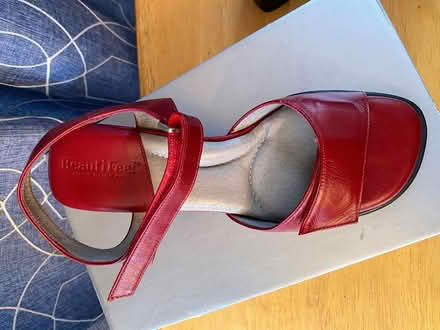 Photo of free BeautiFeel dress shoes size 7 (Aurora, ON) #2