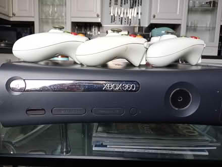 Photo of free XBOX 360 plus 3 controllers (Deckham NE9) #1