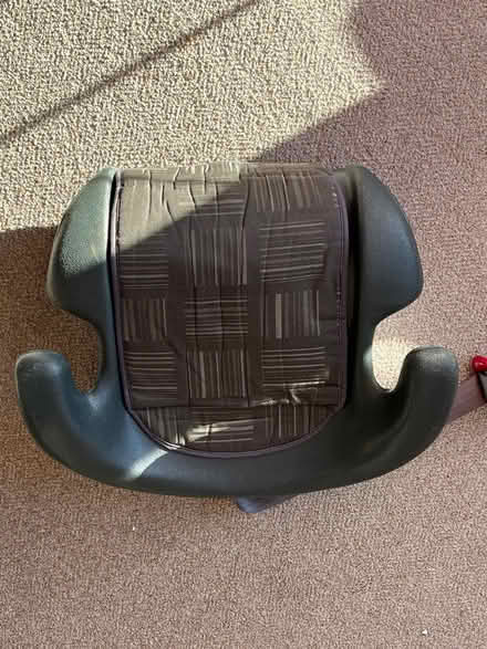 Photo of free Child’s car booster seat (Hest Bank LA2) #2