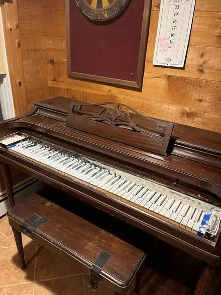 Photo of free piano (New winds are New York) #1