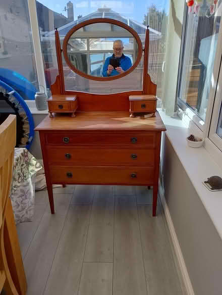 Photo of free Dressing table (BS15) #4