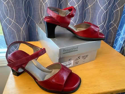 Photo of free BeautiFeel dress shoes size 7 (Aurora, ON) #1