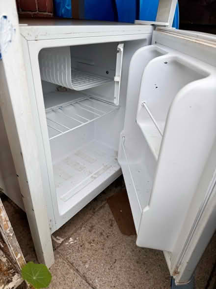 Photo of free Small working fridge with mini (SE1) #2