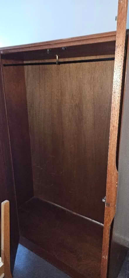 Photo of free Wardrobe (Barclay Hills BB11) #2