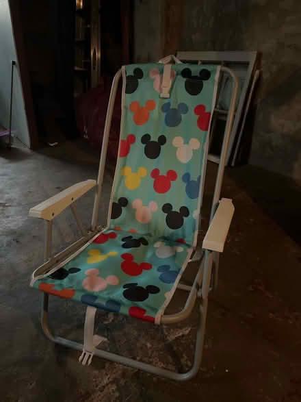 Photo of free Disney beach chair (Near Henderson High School) #1