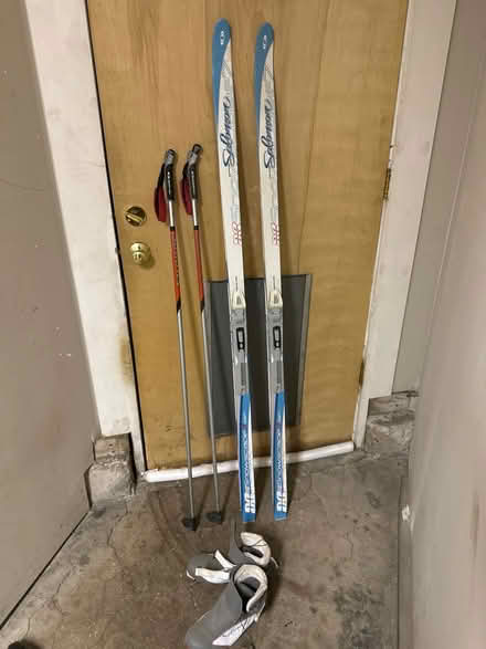 Photo of free Women’s X Country Ski Set 8.5 Boots (Inner Richmond) #1