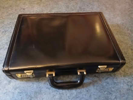 Photo of free briefcase with combination lock (Palmer Park RG1) #1