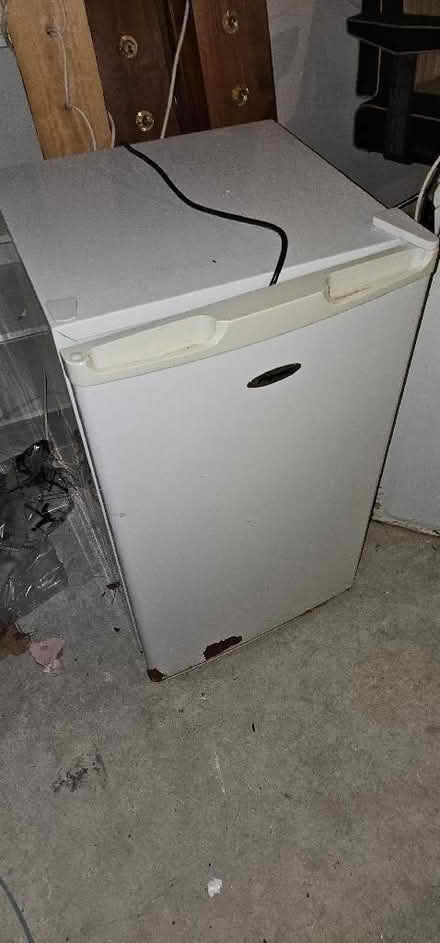 Photo of free Under counter fridge. (Barclay Hills BB11) #1