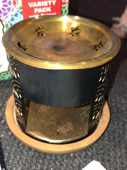 Photo of free Oud Bakhoor Incense Burner & bricks (E2 Bethnal Green) #2