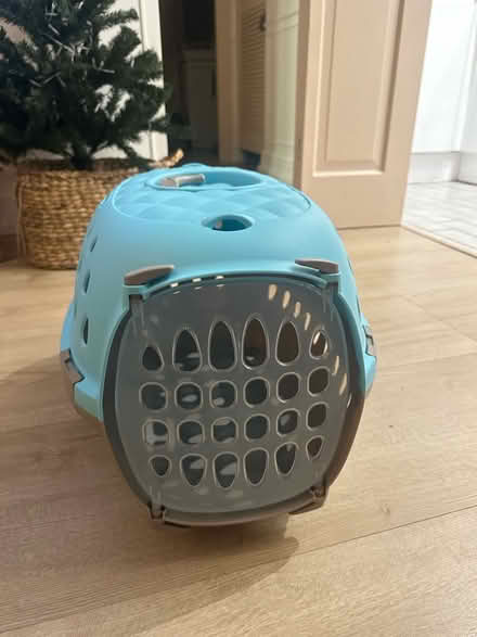 Photo of free Pet carrier (Leyton) #1